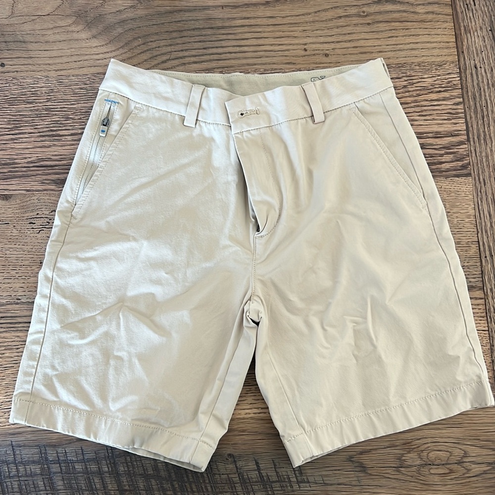 Vineyard vines boys size 16 shorts. Performance khaki